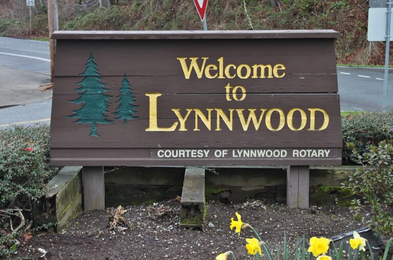 1024px-Lynnwood,_WA_welcome_sign